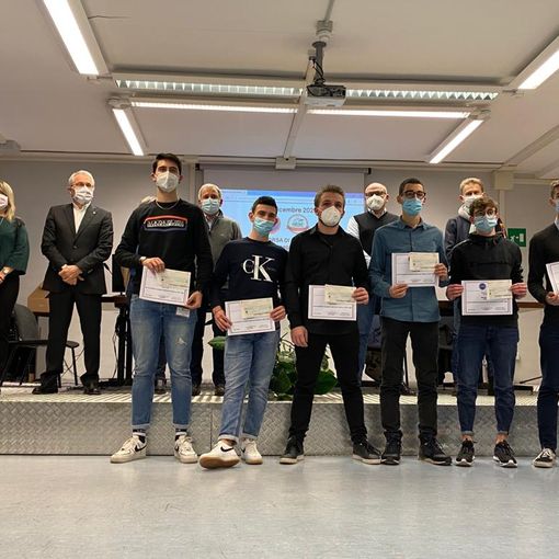 Consegnate all'Artom di Asti le borse di studio Fim Cisl ai maturi con 100/100