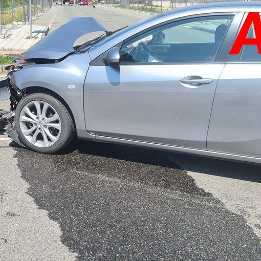 Auto incidentate via Bazzano