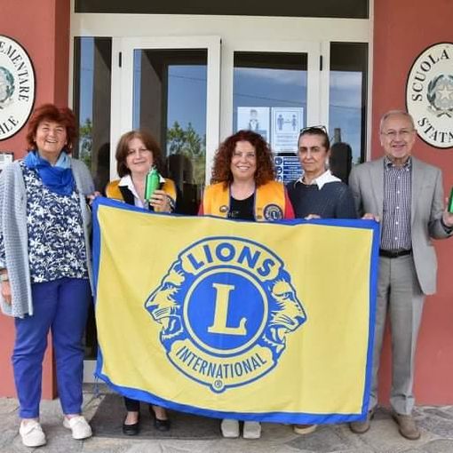 Dai Lions una borraccia per proteggere la natura