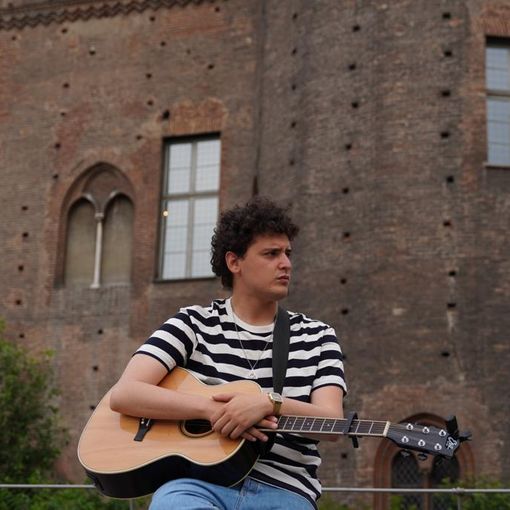 Fuori il nuovo videoclip di &quot;Stupida complicità&quot;, dell'astigiano Strauss (VIDEO)