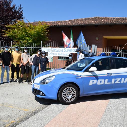La Polizia ha incontrato anche i ragazzi dell'Andriano, per &quot;PretenDiamo Legalità&quot;  (FOTOGALLERY)
