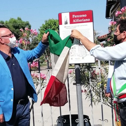 Il Rotary di Asti oggi ha consegnato al Comune di Ferrere la targa in ricordo del &quot;fido servitore&quot; di Alfieri