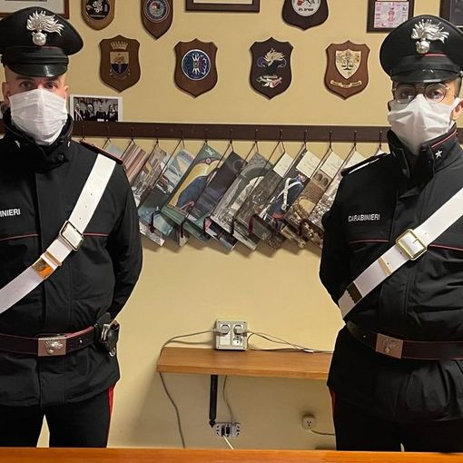 San Damiano: minacciano con una pistola il conducente dell’auto che li aveva appena superati, denunciati