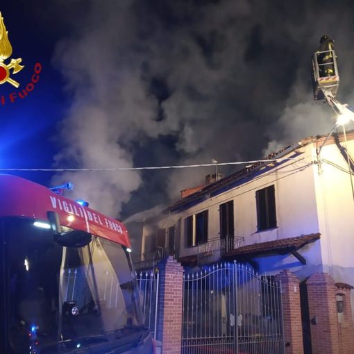 Grave incendio a Cortazzone. Casa in fiamme, non ci sarebbero feriti