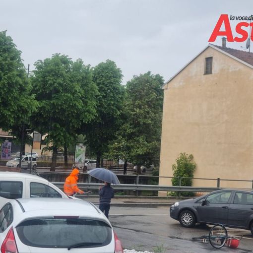 Asti: incidente tra bici e auto in corso Venezia. Sul posto 118 e polizia municipale