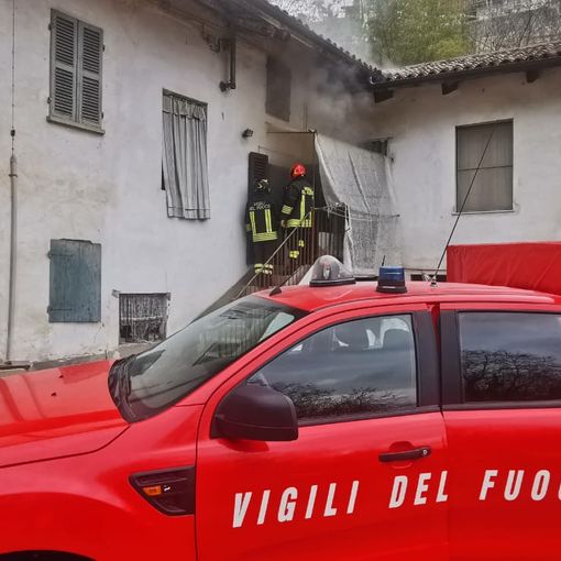 Revignano: incendio all'interno di una casa. Due stanze completamente avvolte dalle fiamme
