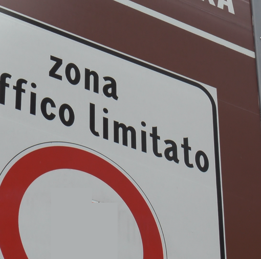 Interpellanza della minoranza consiliare sui parcheggi in via Varrone