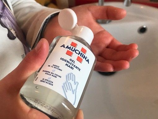 Coronavirus: l'Amuchina scarseggia e l'Artom di Asti progetta un gel disinfettante per le mani autoprodotto
