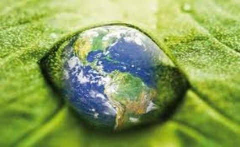 Occhio verde a forma di Pianeta