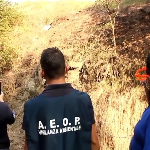 Eternit sepolto in corso Alba? Dopo l'intervento dell'Aeop, informato anche l'ufficio Ambiente del Comune [FOTO E VIDEO]
