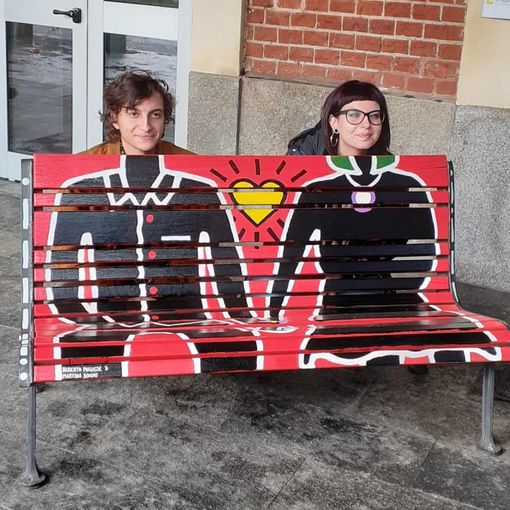 Destro&amp;Sinistra, quando l'amicizia diventa arte. La mostra al Diavolo Rosso di Alberto e Martina