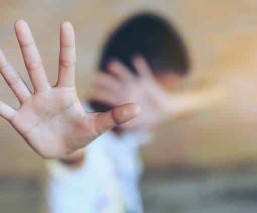 Allarme pedofilo in alcune chat di genitori di scuole primarie astigiane, ma la vicenda non è vera