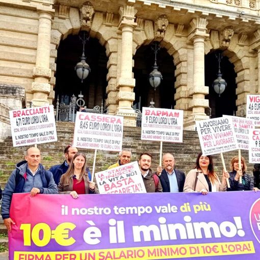 Il deposito della proposta di legge di Unione Popolare in Cassazione (foto Unione Popolare)