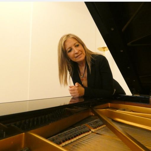 Primo premio al Cet di Mogol per la pianista astigiana Anna Dari