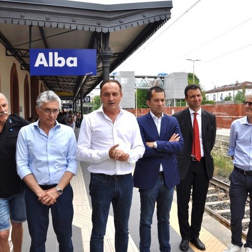 Riapre dopo 12 anni la linea ferroviaria Asti-Alba. 3 milioni di euro l'anno dalla Regione per garantire il servizio