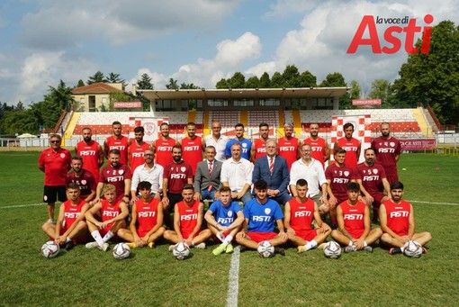 Foto d'archivio della rosa dell'Asti alla presentazione pre campionato
