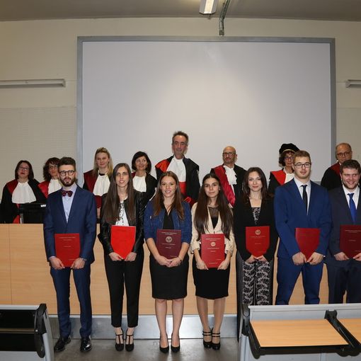 Foto di una sessione di laurea
