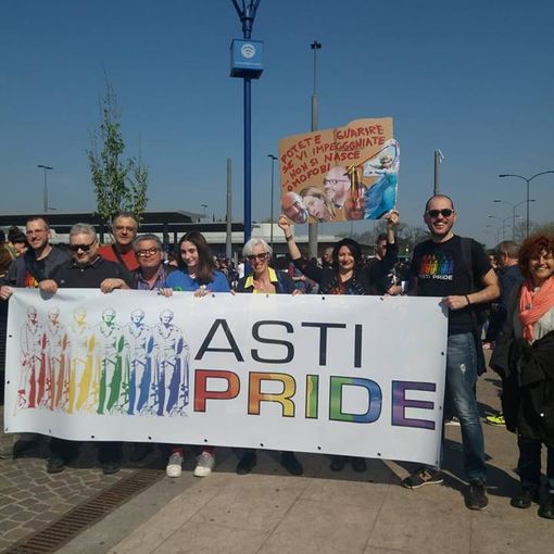 Una delle &quot;trasferte&quot; dell'Asti Pride