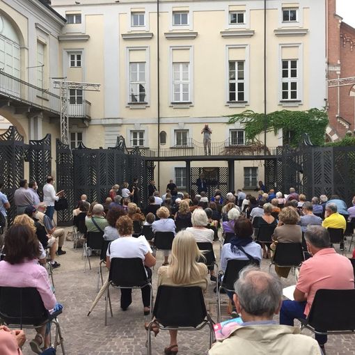 Oggi si è presentata l'edizione speciale di Astigiani, 136 pagine e doppia copertina