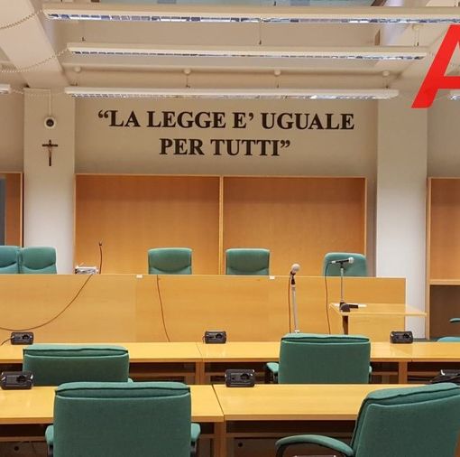 Processo usura, la moglie di un imputato in aula: &quot;Su mio marito tutte bugie. Hanno distrutto la mia famiglia&quot;
