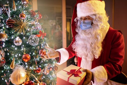 APRIamo a Babbo Natale, auguri in poesia e racconti per sigillare la vicinanza