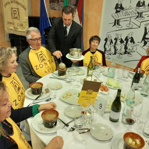 Solidarietà e buon cibo decretano il successo della “Bagna Cauda dello Zonta”