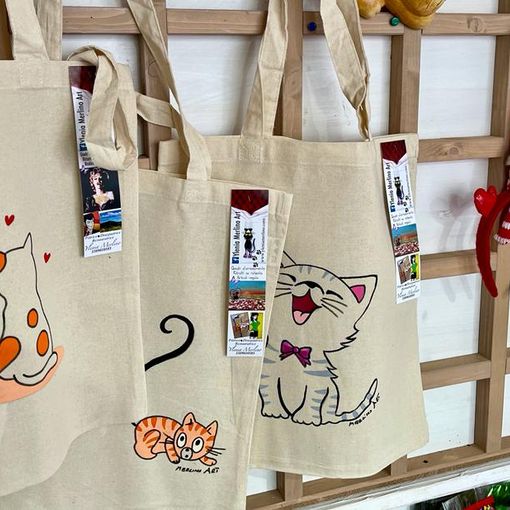 I regali di Natale 'fanno le fusa' con l'associazione Protezione Micio. Gadget e calendari per aiutare i mici più sfortunati [FOTOGALLERY]