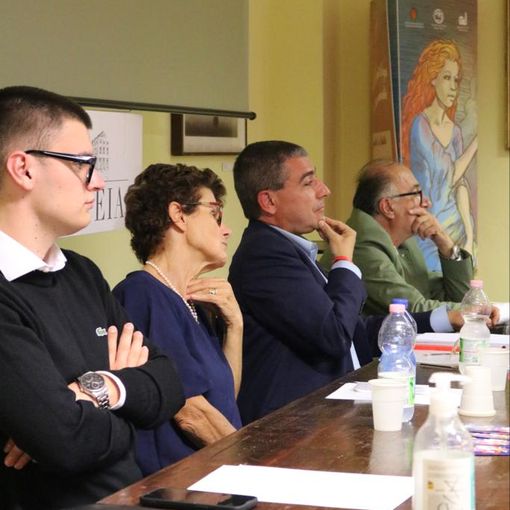 Lo studente universitario membro di Politeia Edoardo Scarrone, l'assessore alla Cultura Ausilia Quaglia, il professor Giorgio Barberis e il presidente di Politeia Maurizio Carcione