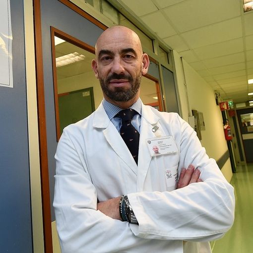 Matteo Bassetti: &quot;Le scuole? Possono riaprire in sicurezza. Sono sconcertato sulla proposta di un rinvio&quot;