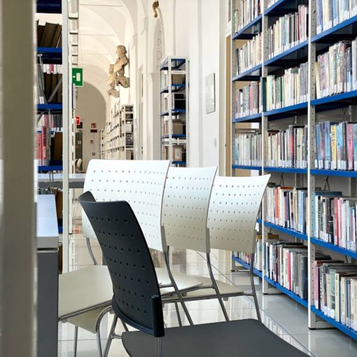 Da domani la Biblioteca Astense adotterà l'orario estivo