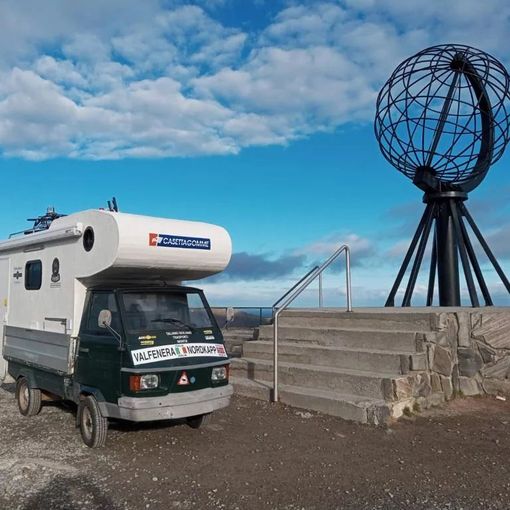 Da Valfenera a Capo Nord con un Piaggio Porter. Vito Gilli è arrivato! [VIDEO]