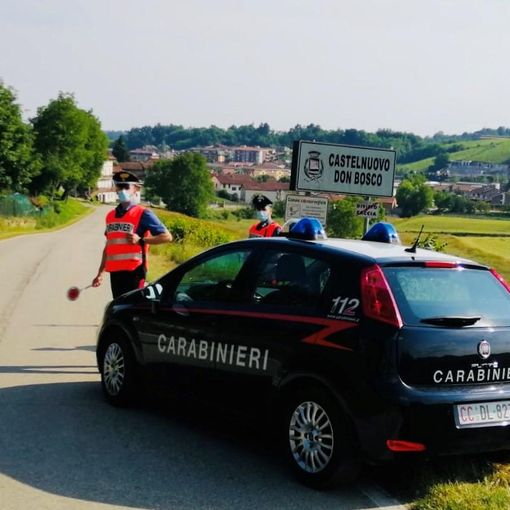Intervengono per schiamazzi, i carabinieri trovano  13 dosi di cocaina ed eroina pronte al consumo