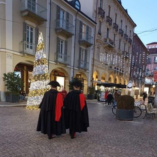 Ai Mercatini di Natale anche i carabinieri in uniforme storica: sicurezza e tradizione
