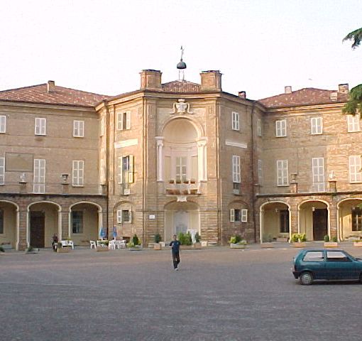 A Castell'Alfero si visitano le Sale del Castello e il Museo etnografico