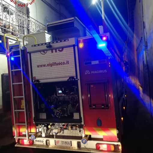 Paura a Montemagno in un'abitazione: cavi della luce prendono fuoco