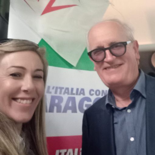 L'avvocato Alberto Costanzo con la responsabile astigiana di Italexit Chiara Chirio