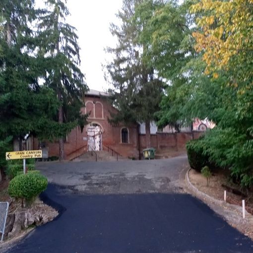 A Castelnuovo Belbo riasfaltate alcune strade, tra cui l'ingresso del cimitero