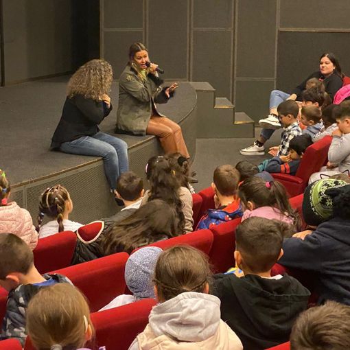 L'assessore Bologna ritratta nel corso dell'incontro con i ragazzi delle Primarie