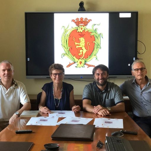 Il consigliere comunale con delega alla Promozione del Territorio Maurizio Martino, l'assessore alla Cultura Ausilia Quaglia, il sindaco della città di Nizza Monferrato Simone Nosenzo e il presidente dell'Erca Teresio Alberto