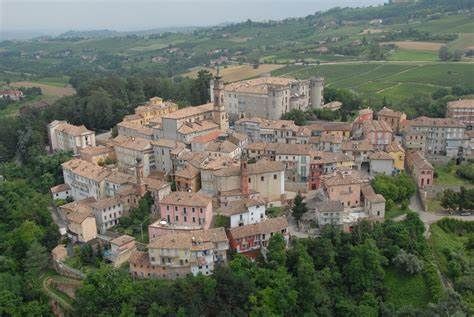 Un panorama di Costigliole d'Asti