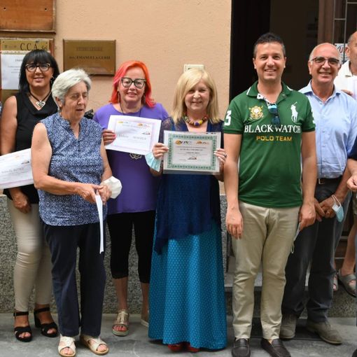 La consegna degli attestati alla presenza del sindaco Migliasso