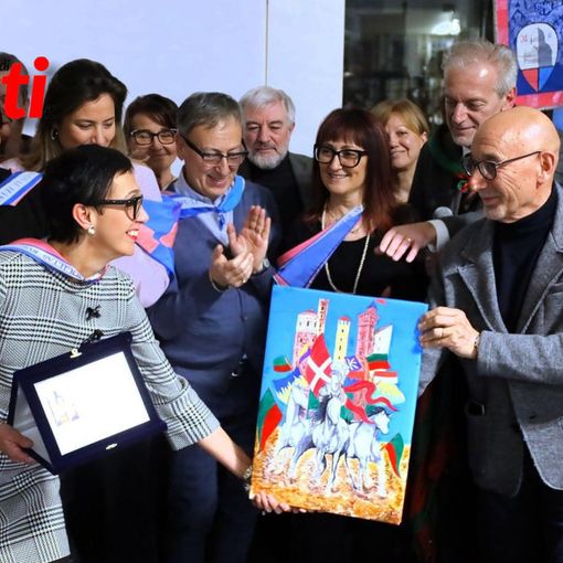 La consegna del premio Mara Sillano dal Borgo San Pietro a Santa Maria Nuova