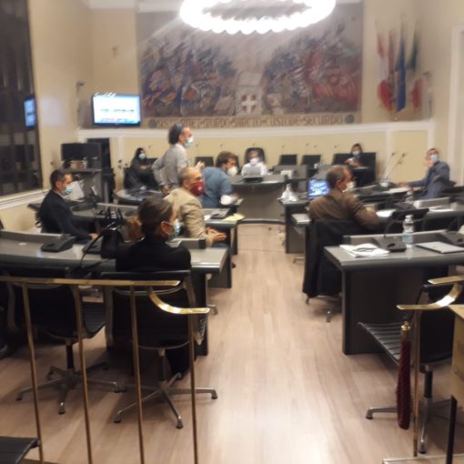 Asti, ancora tensioni in Consiglio comunale: &quot;scintille&quot; tra il sindaco Rasero e il capogruppo M5S Cerruti [VIDEO]
