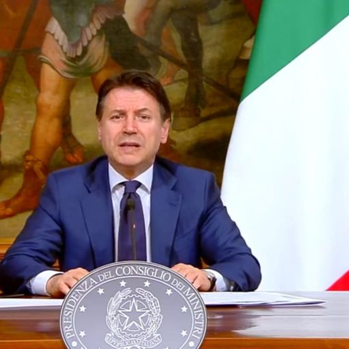 Conte:&quot;Misure restrittive prorogate fino al 3 maggio: dal 14 aprile aperti cartolibrerie e negozi per neonati&quot;