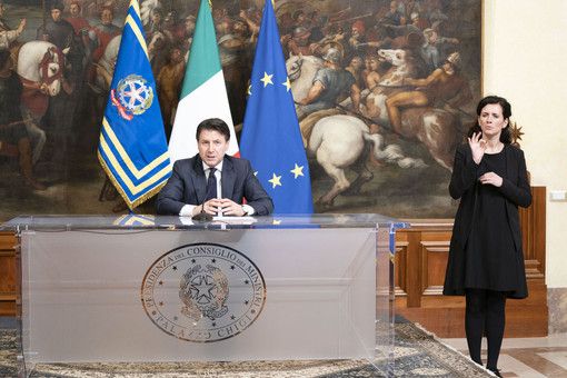 Emergenza Coronavirus: il Premier chiude le attività non essenziali, chi potrà riaprire da domani?