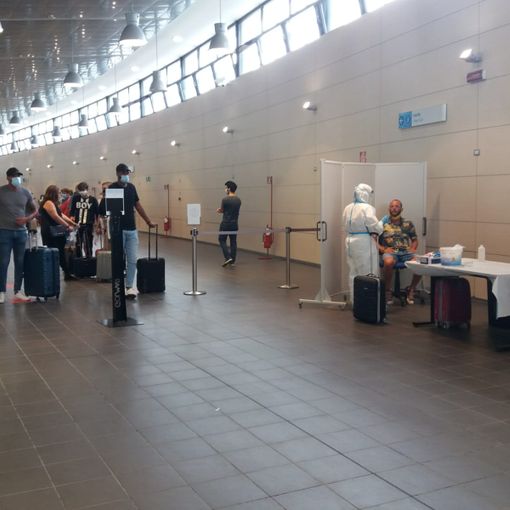 Per tutto agosto negli aeroporti piemontesi più controlli su passeggeri in arrivo dai paesi Schengen