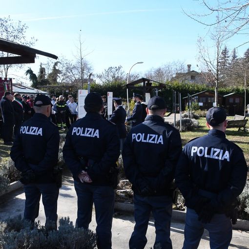 Foto tratte dalla pagina Facebook della questura