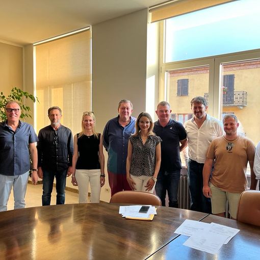 Gruppo di amministratori del direttivo con Angelica Corino