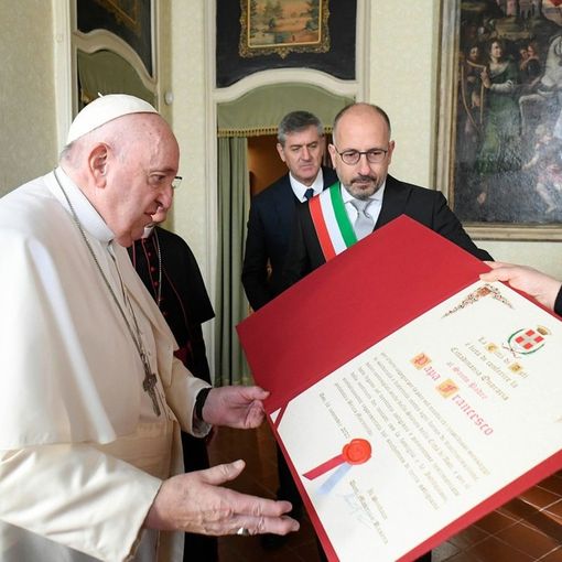 Uno scatto della visita astigiana del Papa nel novembre 2022