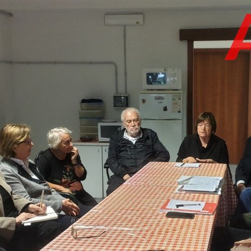 Il tavolo di confronto in dormitorio